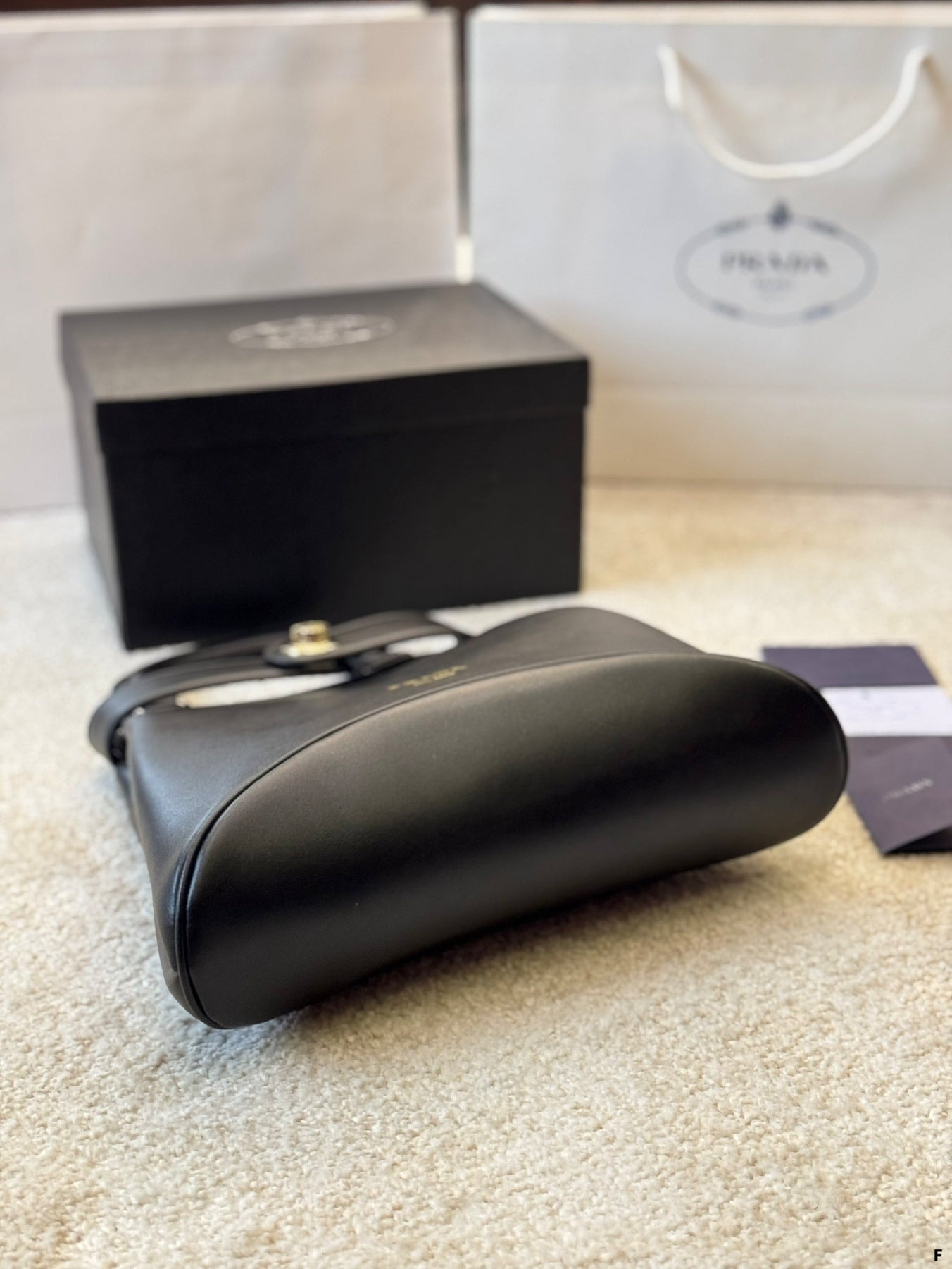 CAREY BAG 45 IN BLACK SMOOTH SHINY CALFSKIN