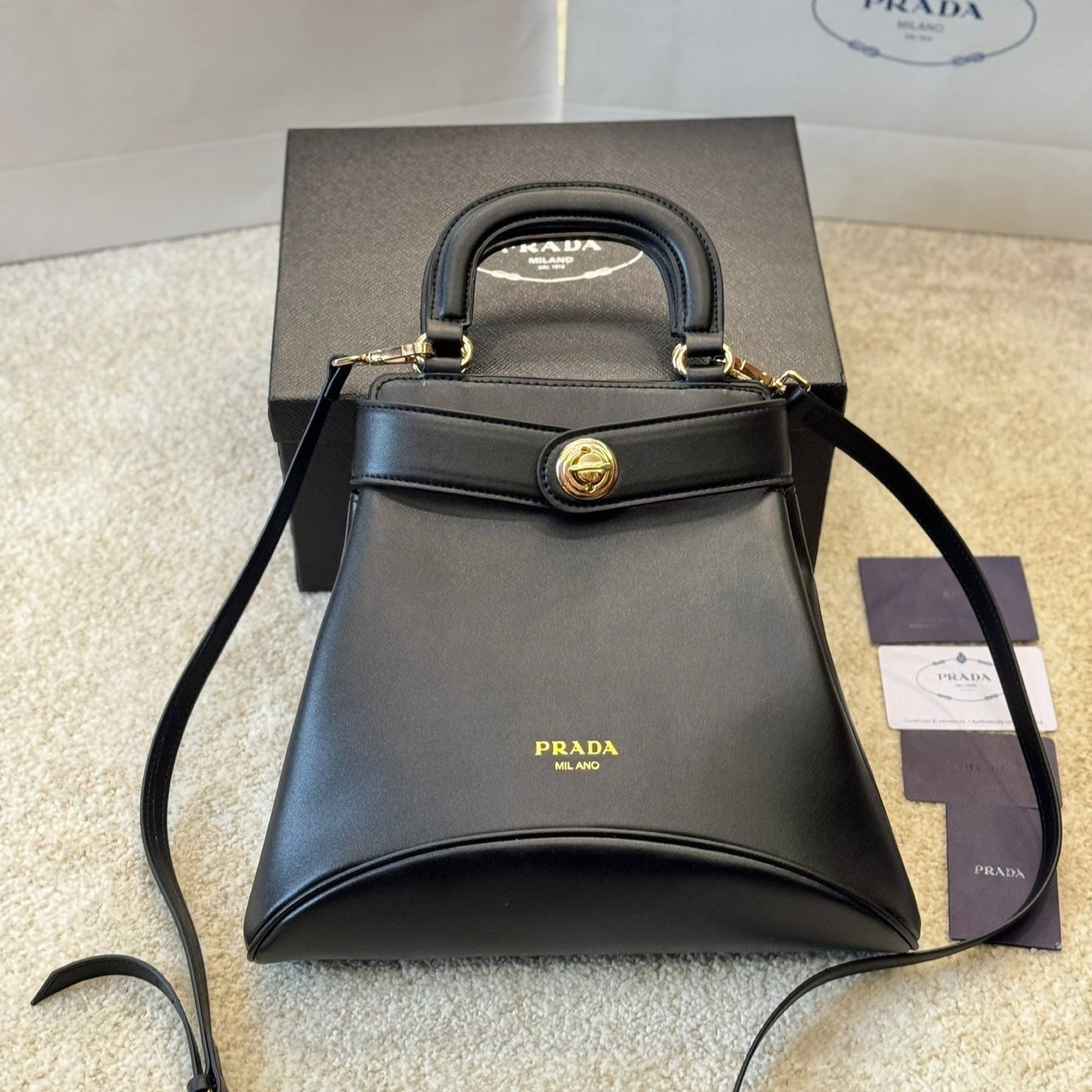 CAREY BAG 45 IN BLACK SMOOTH SHINY CALFSKIN