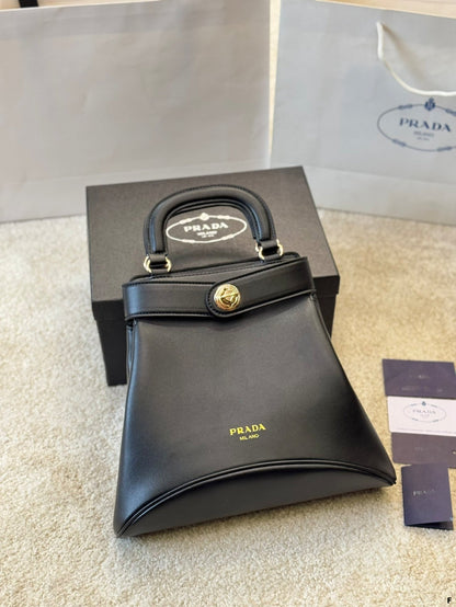 CAREY BAG 45 IN BLACK SMOOTH SHINY CALFSKIN