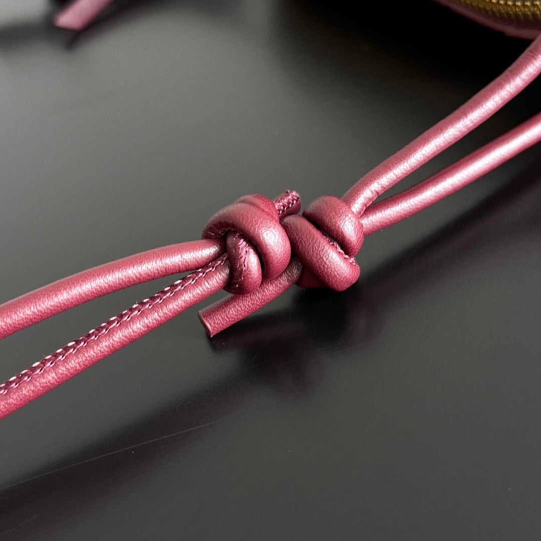 CONCERT POUCH 18.5 IN BURGUNDY LAMBSKIN