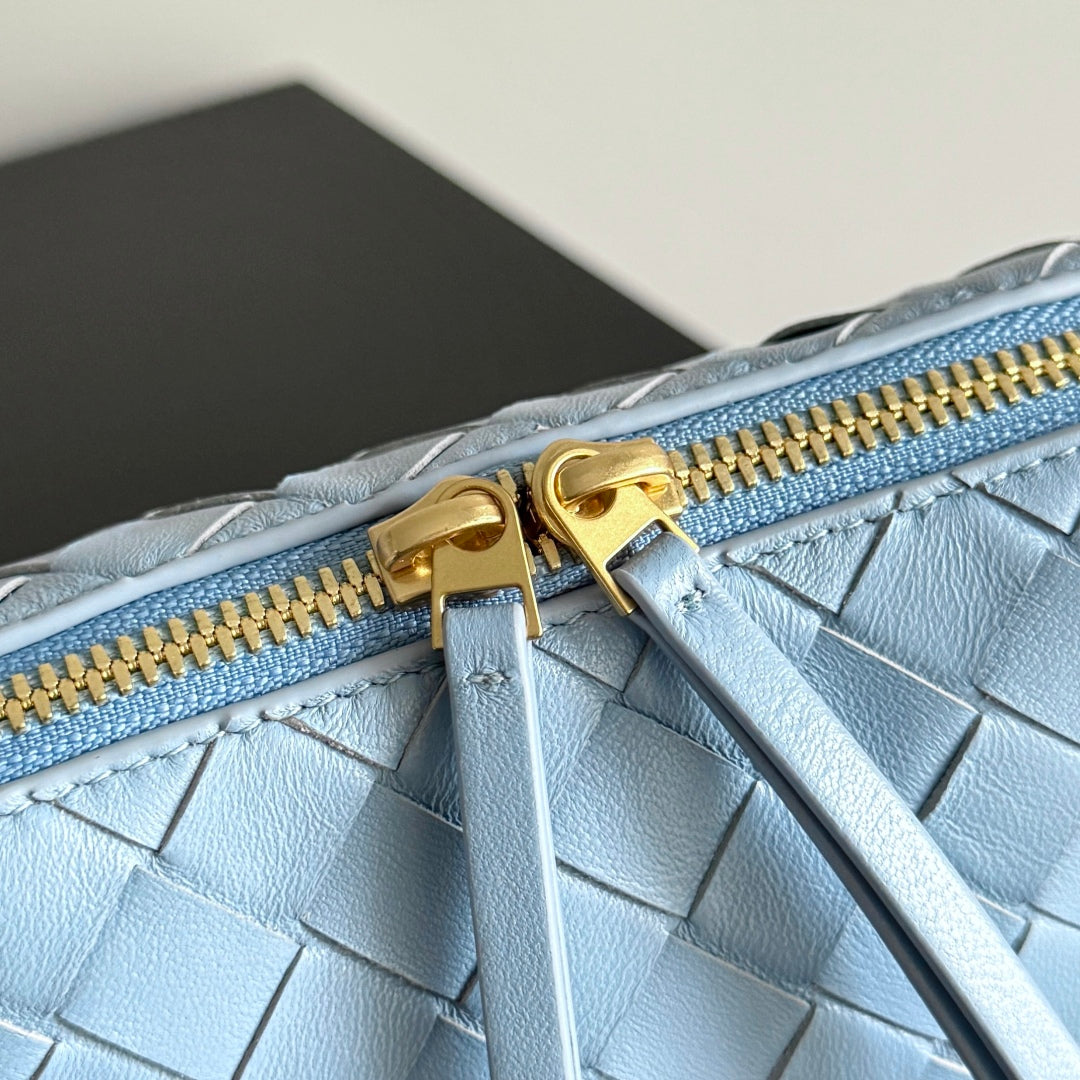 CONCERT POUCH 18.5 IN LIGHT BLUE LAMBSKIN