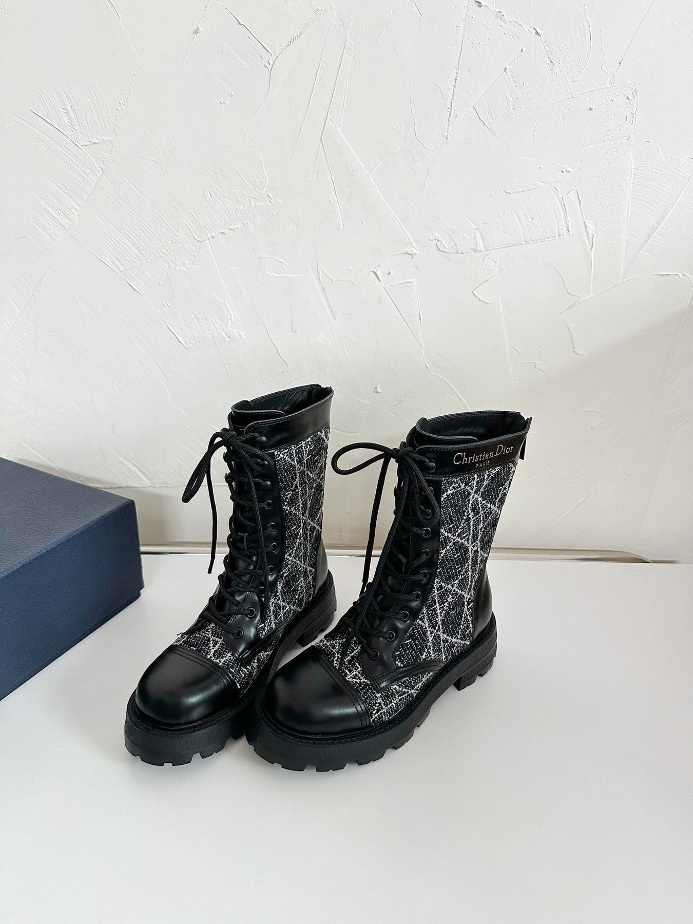 D-UNIT ANKLE BOOT BLACK CALFSKIN WITH CANNAGE TWEED