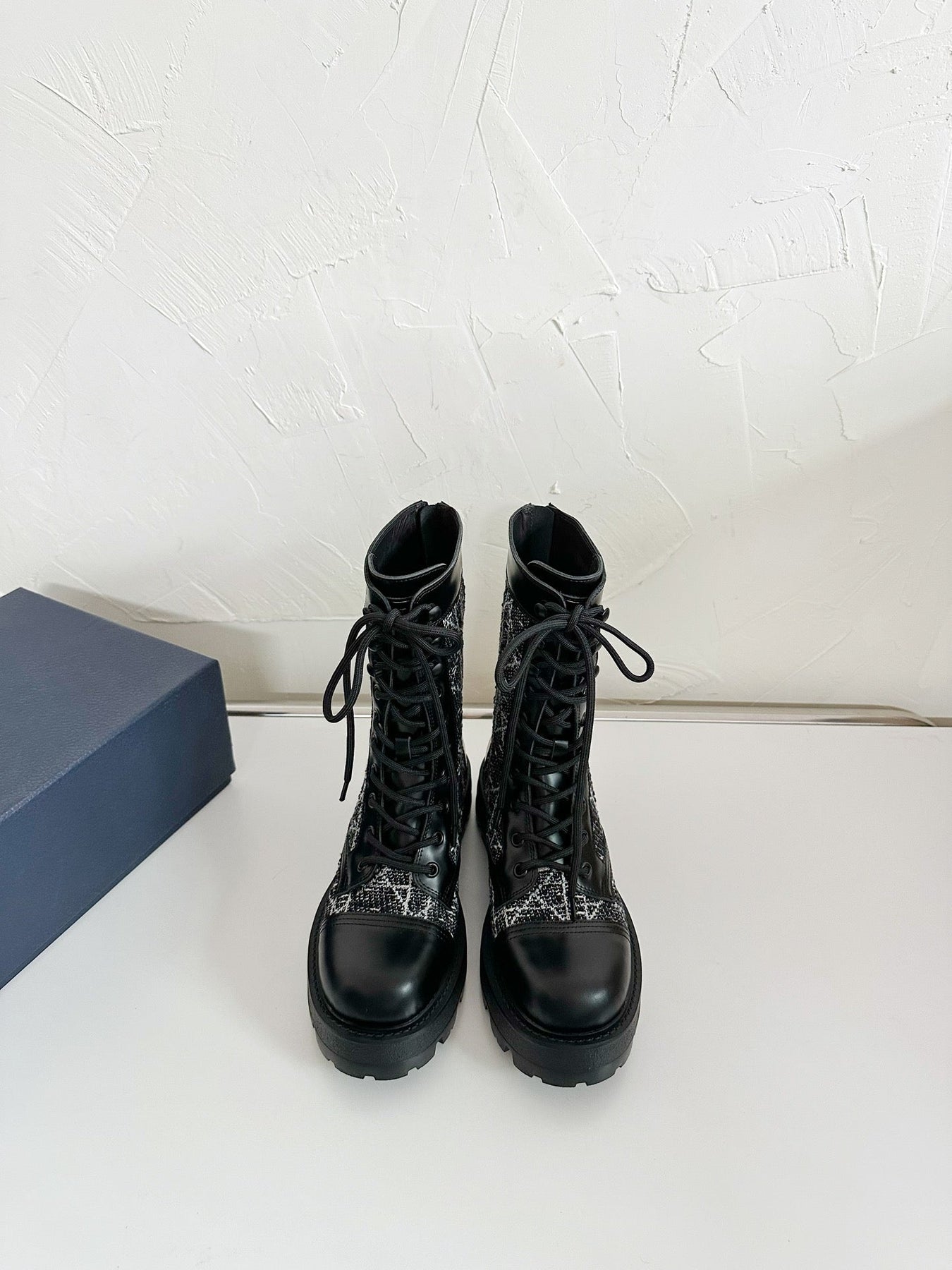 D-UNIT ANKLE BOOT BLACK CALFSKIN WITH CANNAGE TWEED