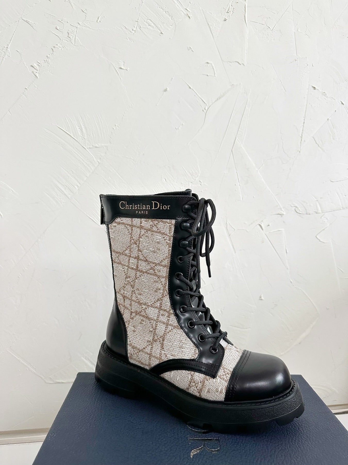 D-UNIT ANKLE BOOT BLACK CALFSKIN WITH BEIGE AND BLACK CANNAGE TWEED