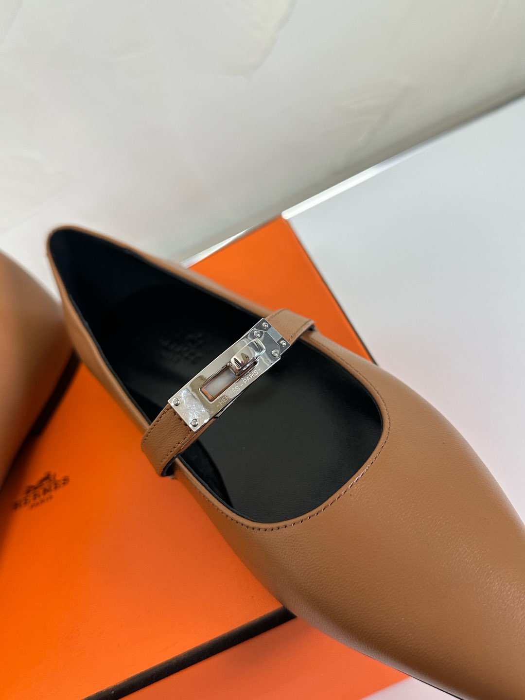 KIARA FLAT PUMP IN SEPIA BROWN CALFSKIN