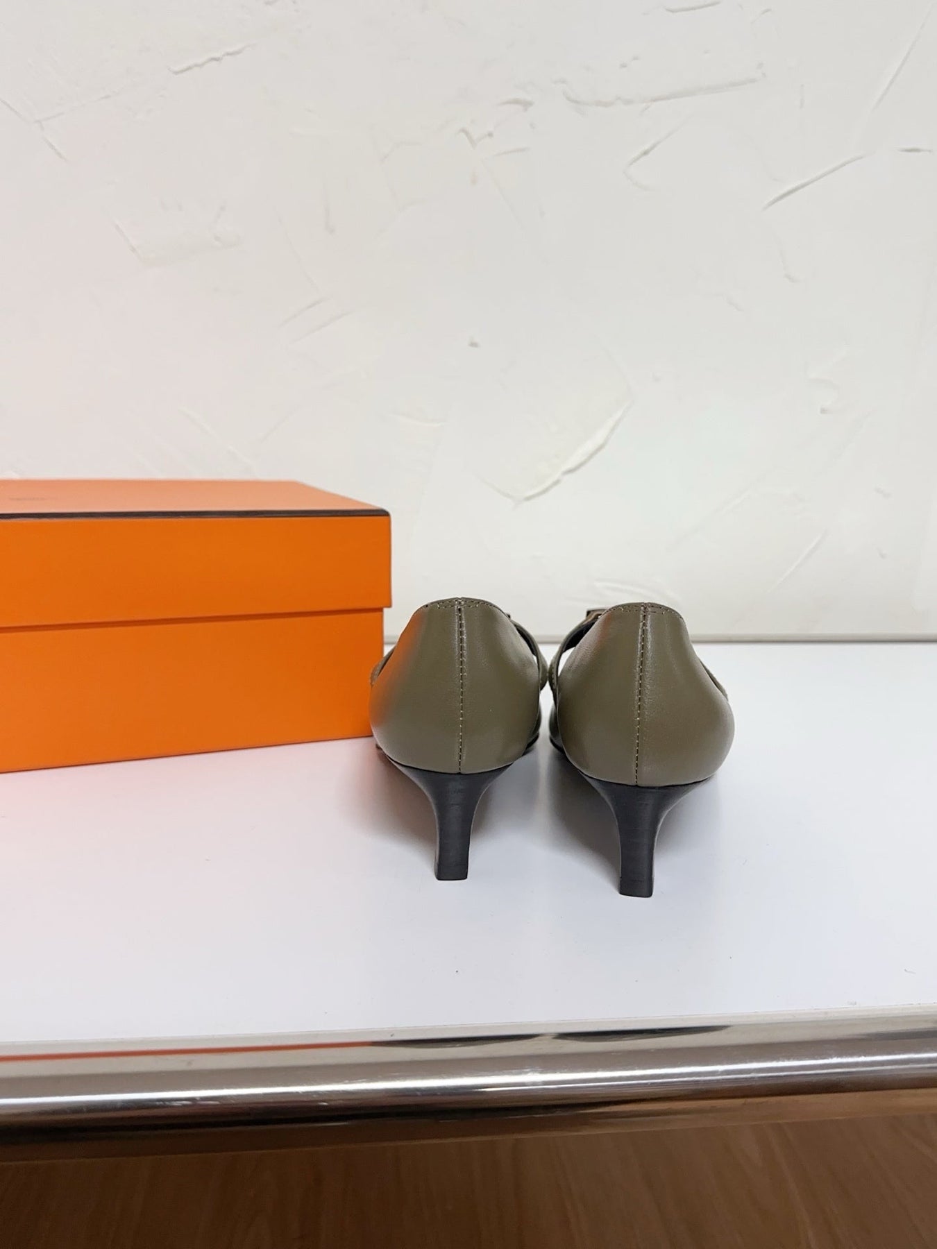 KIARA FLAT PUMP IN ARMY GREEN CALFSKIN