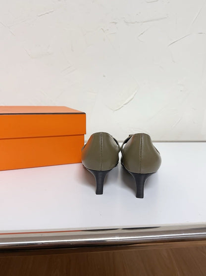 KIARA FLAT PUMP IN ARMY GREEN CALFSKIN