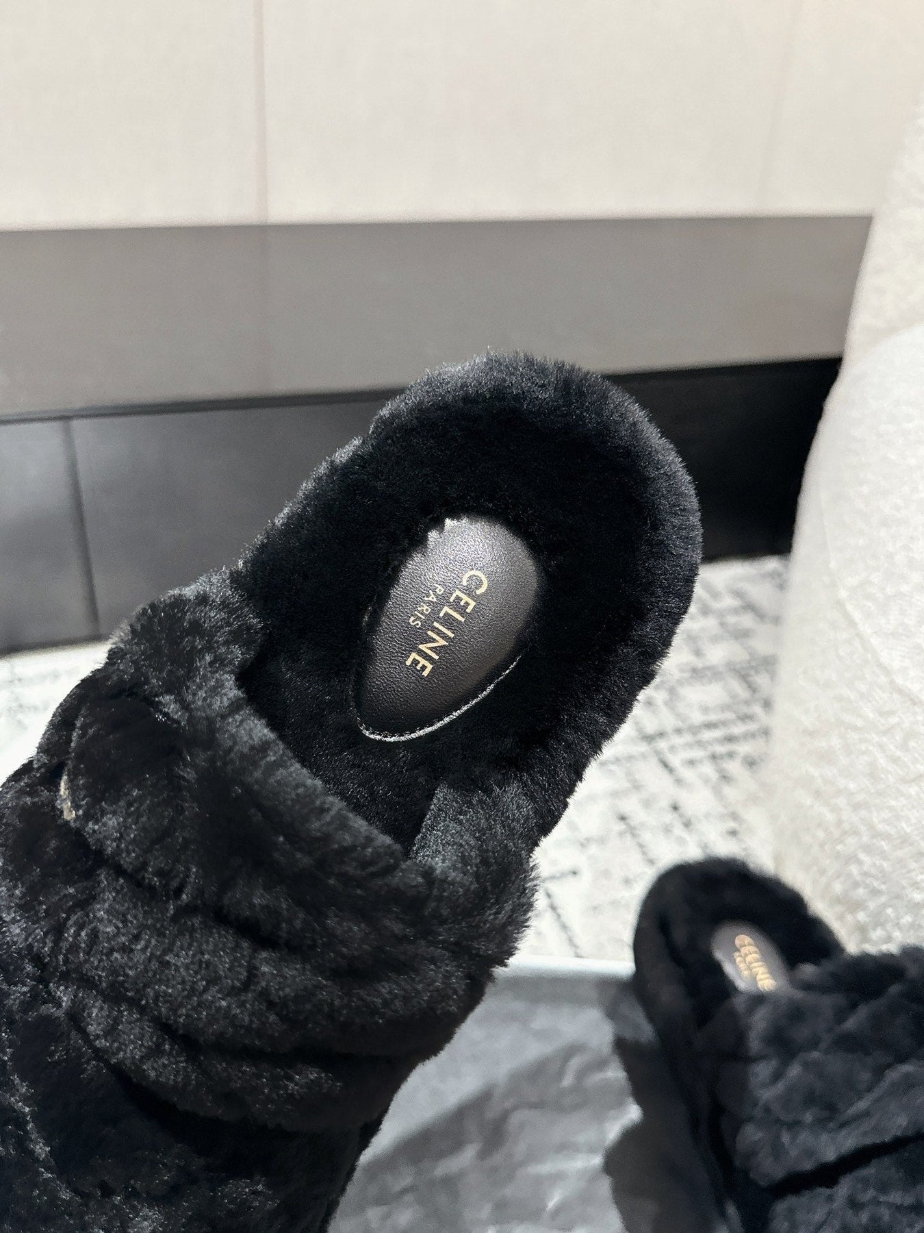 DAD SANDAL MULE IN BLACK SHEARLING