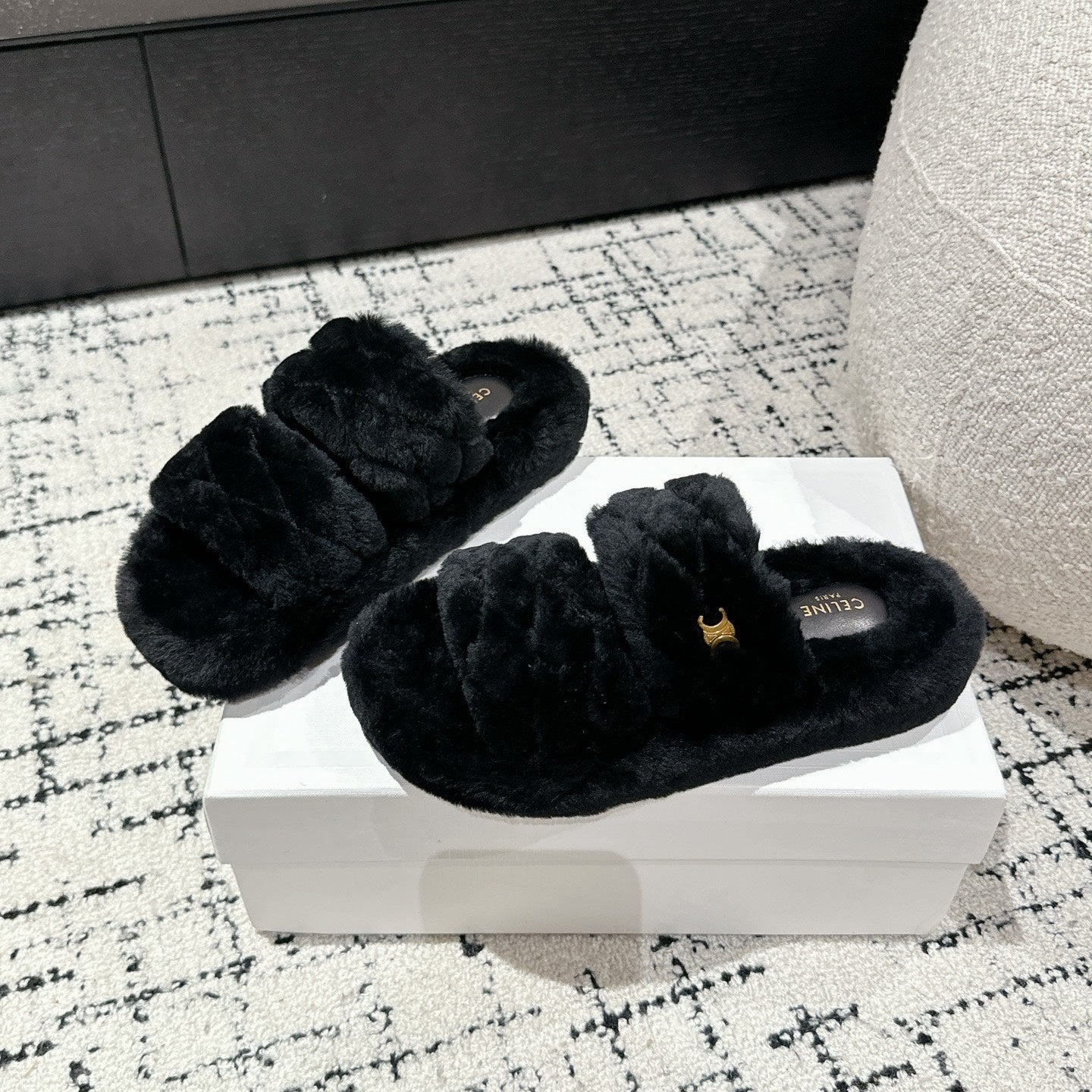 DAD SANDAL MULE IN BLACK SHEARLING