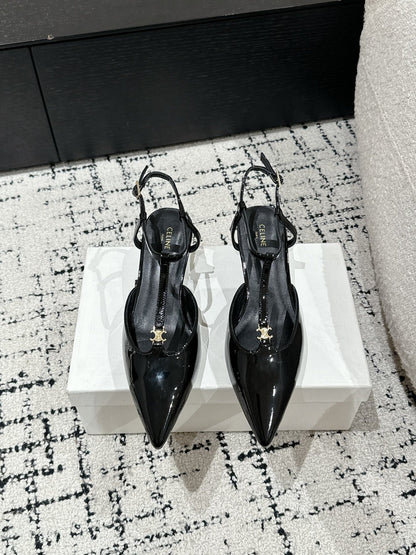 KITTEN T-BAR STRAP PUMP 5 CM IN BLACK PATENT CALFSKIN