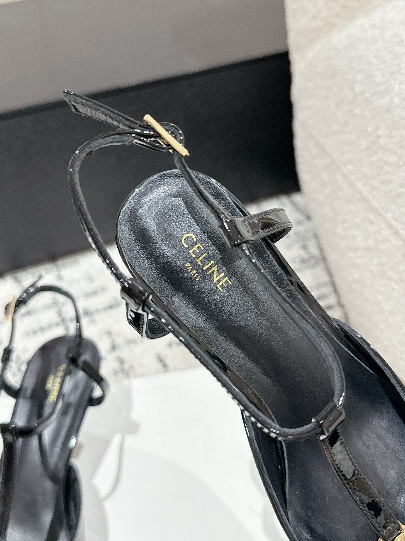 KITTEN T-BAR STRAP PUMP 5 CM IN BLACK PATENT CALFSKIN