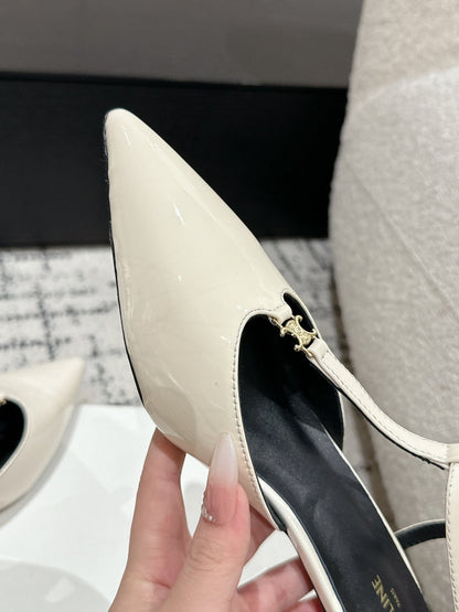 KITTEN T-BAR STRAP PUMP 5 CM IN WHITE PATENT CALFSKIN