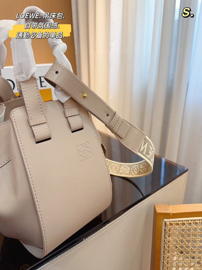 LOE 23 COMPACT HAMMOCK BAG IN SAND SATIN CALFSKIN