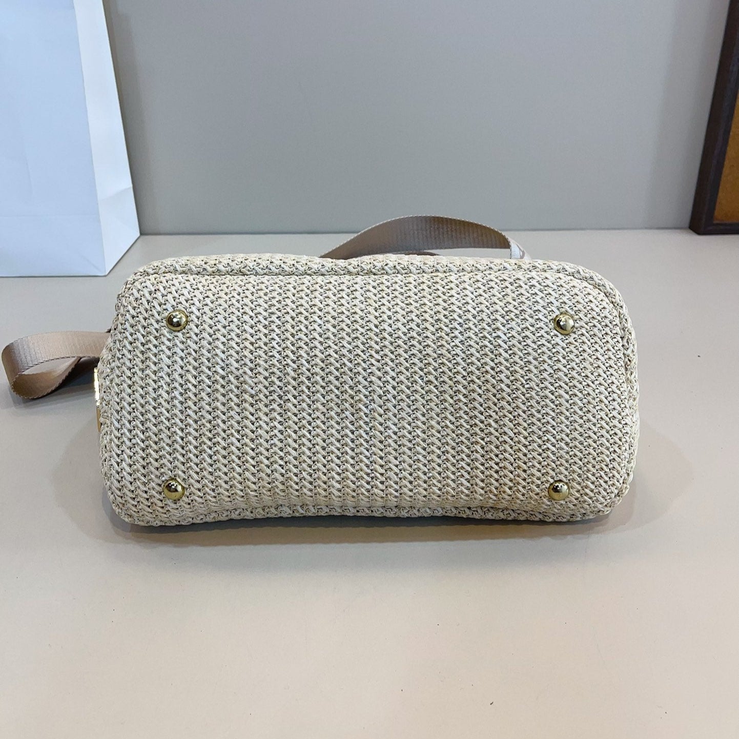 BLACK EMBROIDED LOGO TOTE BAG 29 IN BEIGE WOVEN RAFFIA