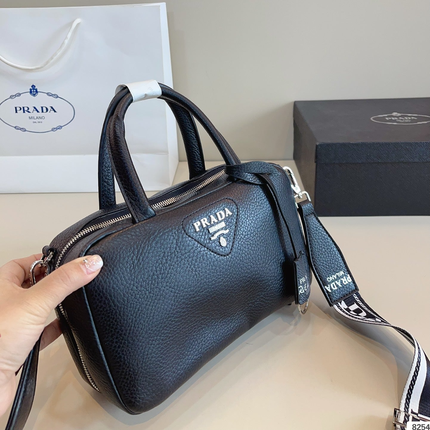 CLASSIC BOSTON BAG 25 IN BLACK GRAINED CALFSKIN