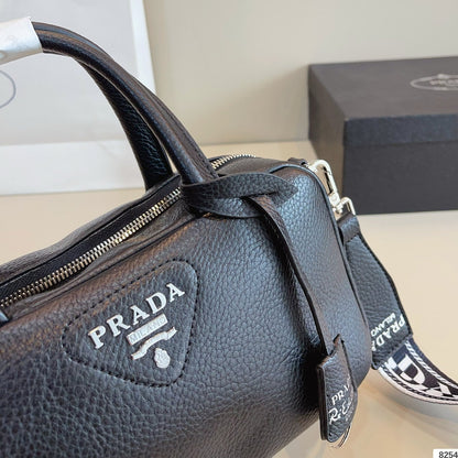 CLASSIC BOSTON BAG 25 IN BLACK GRAINED CALFSKIN