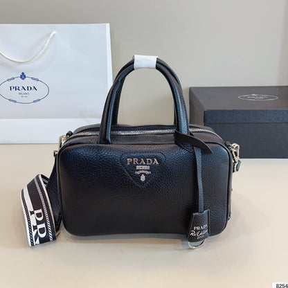 CLASSIC BOSTON BAG 25 IN BLACK GRAINED CALFSKIN