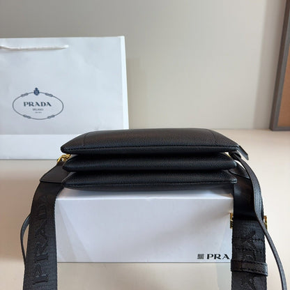 EMBOSSED LOGO HOBO SHOULDER BAG 23 IN BLACK SHINY SAFFIANO LEATHER