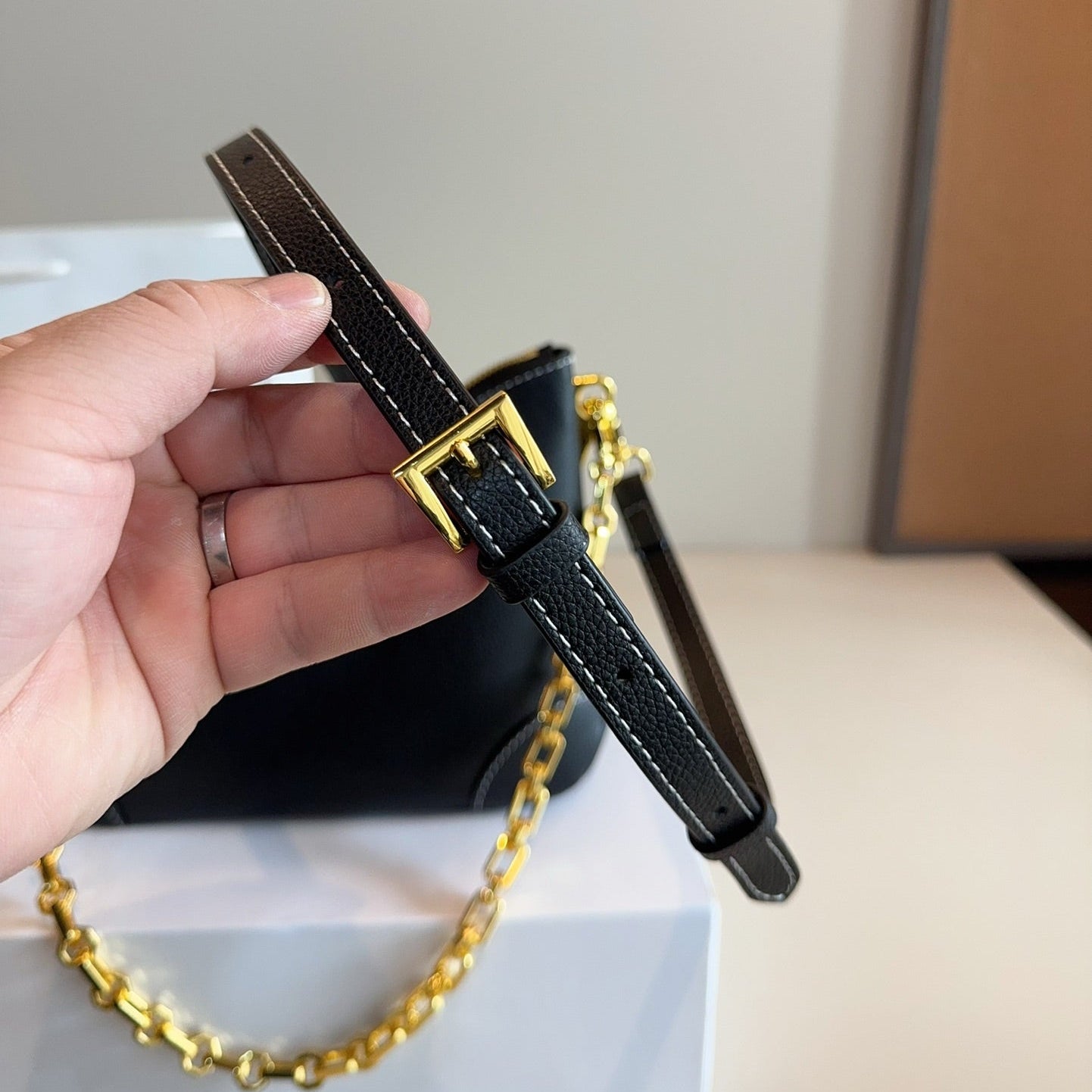 HOBO BAG 25 IN BLACK SHINY SAFFIANO LEATHER GOLD HARDWARE