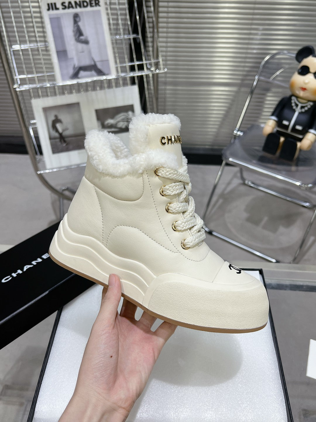 MARTIN BOOTS IN WHITE CALFSKIN AND LAMB FUR LINING