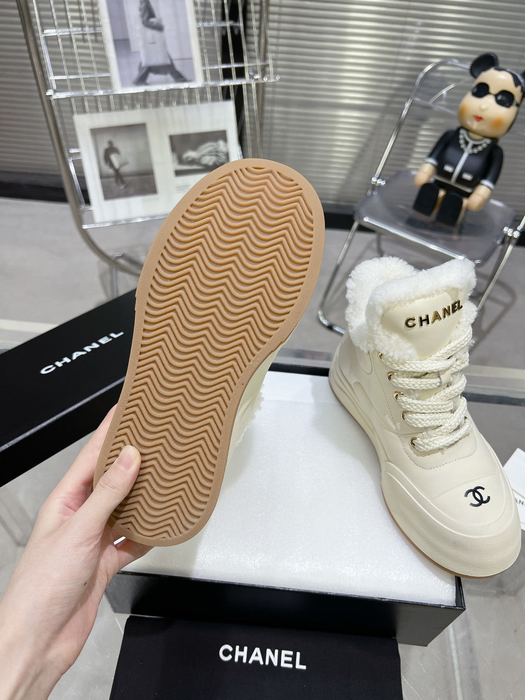 MARTIN BOOTS IN WHITE CALFSKIN AND LAMB FUR LINING