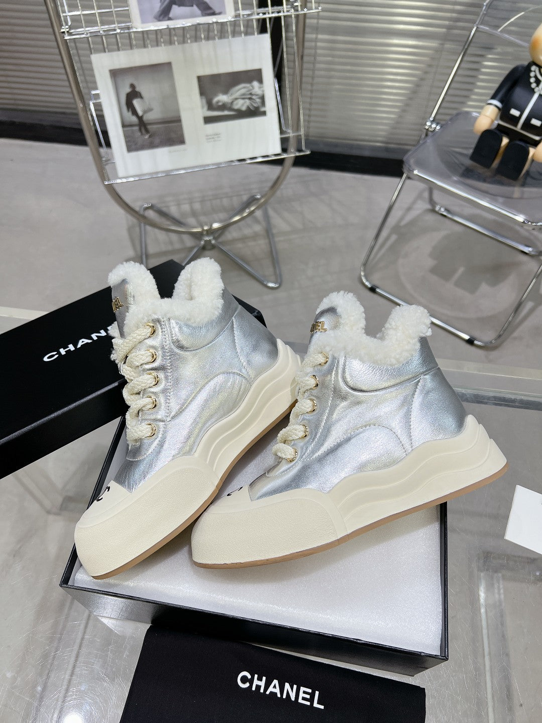 MARTIN BOOTS IN SILVER CALFSKIN AND LAMB FUR LINING