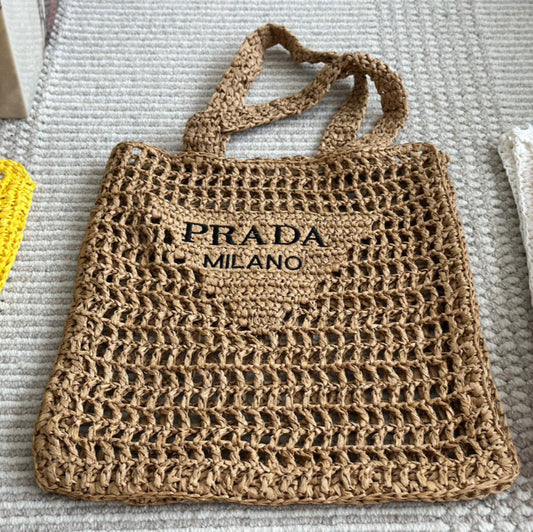 BLACK EMBROIDED LOGO TOTE BAG 40 IN BROWN WOVEN RAFFIA