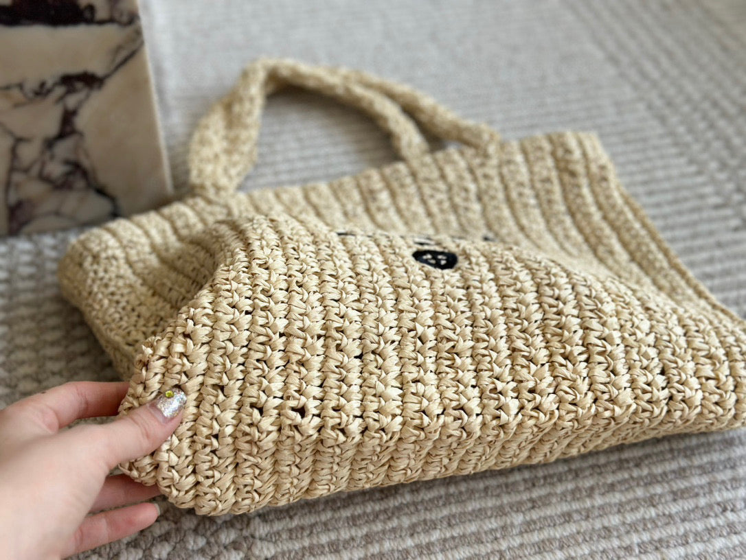 BLACK EMBROIDED LOGO TOTE BAG 30 IN BEIGE WOVEN RAFFIA