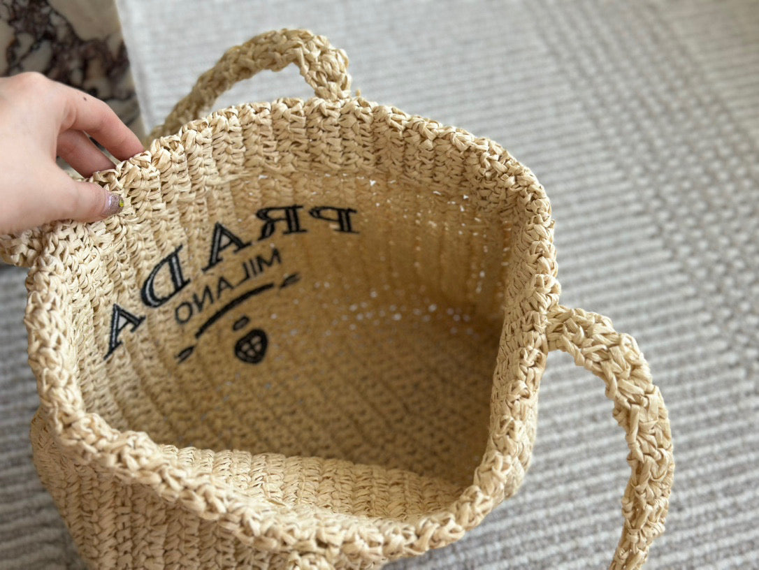 BLACK EMBROIDED LOGO TOTE BAG 30 IN BEIGE WOVEN RAFFIA