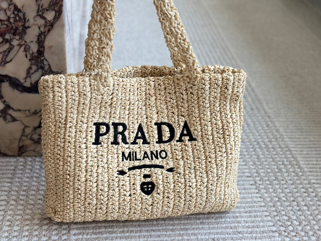 BLACK EMBROIDED LOGO TOTE BAG 30 IN BEIGE WOVEN RAFFIA