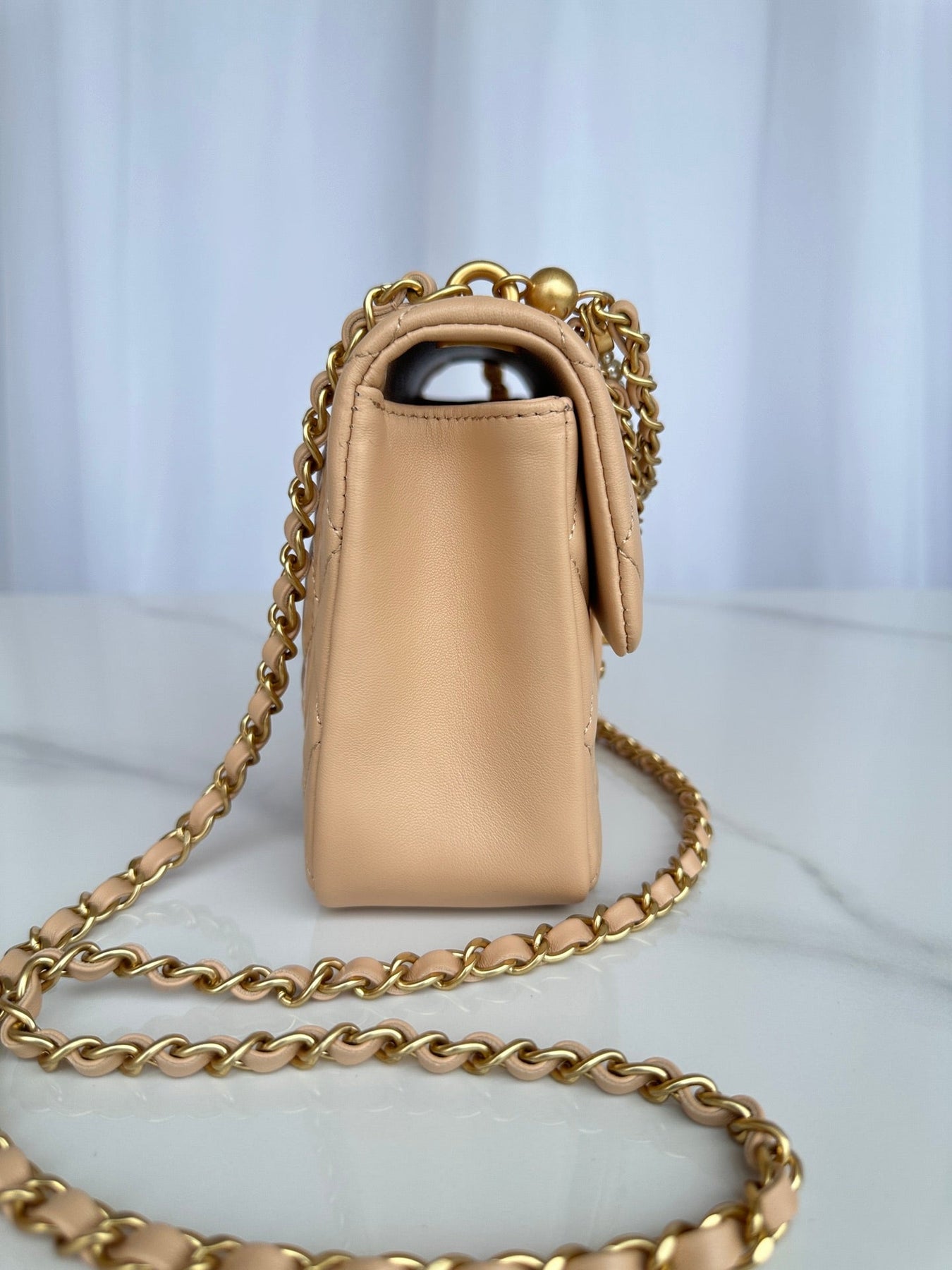 CC SMALL 20 FLAP BAG IN BUFF CREAM CALFSKIN