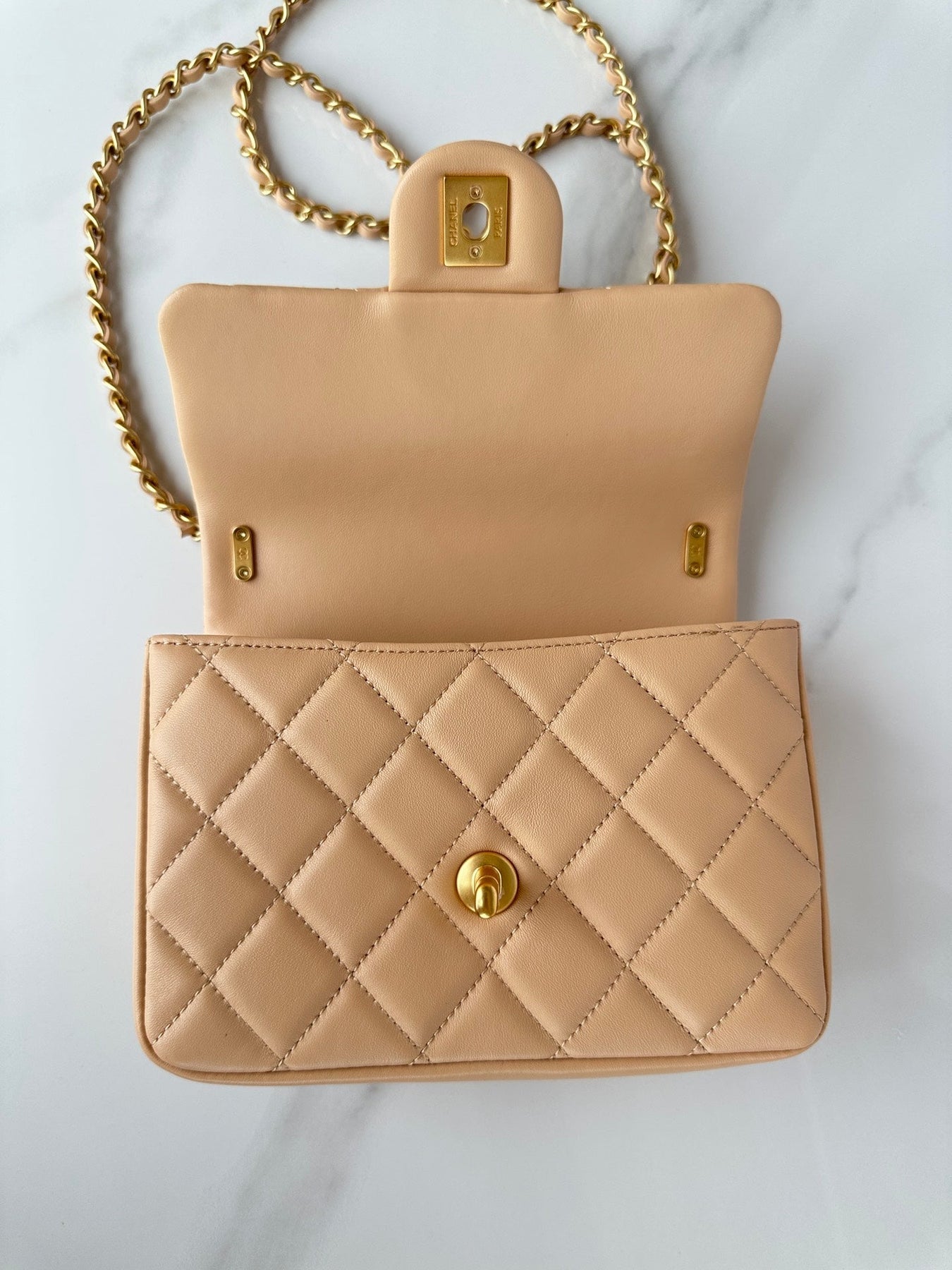 CC SMALL 20 FLAP BAG IN BUFF CREAM CALFSKIN