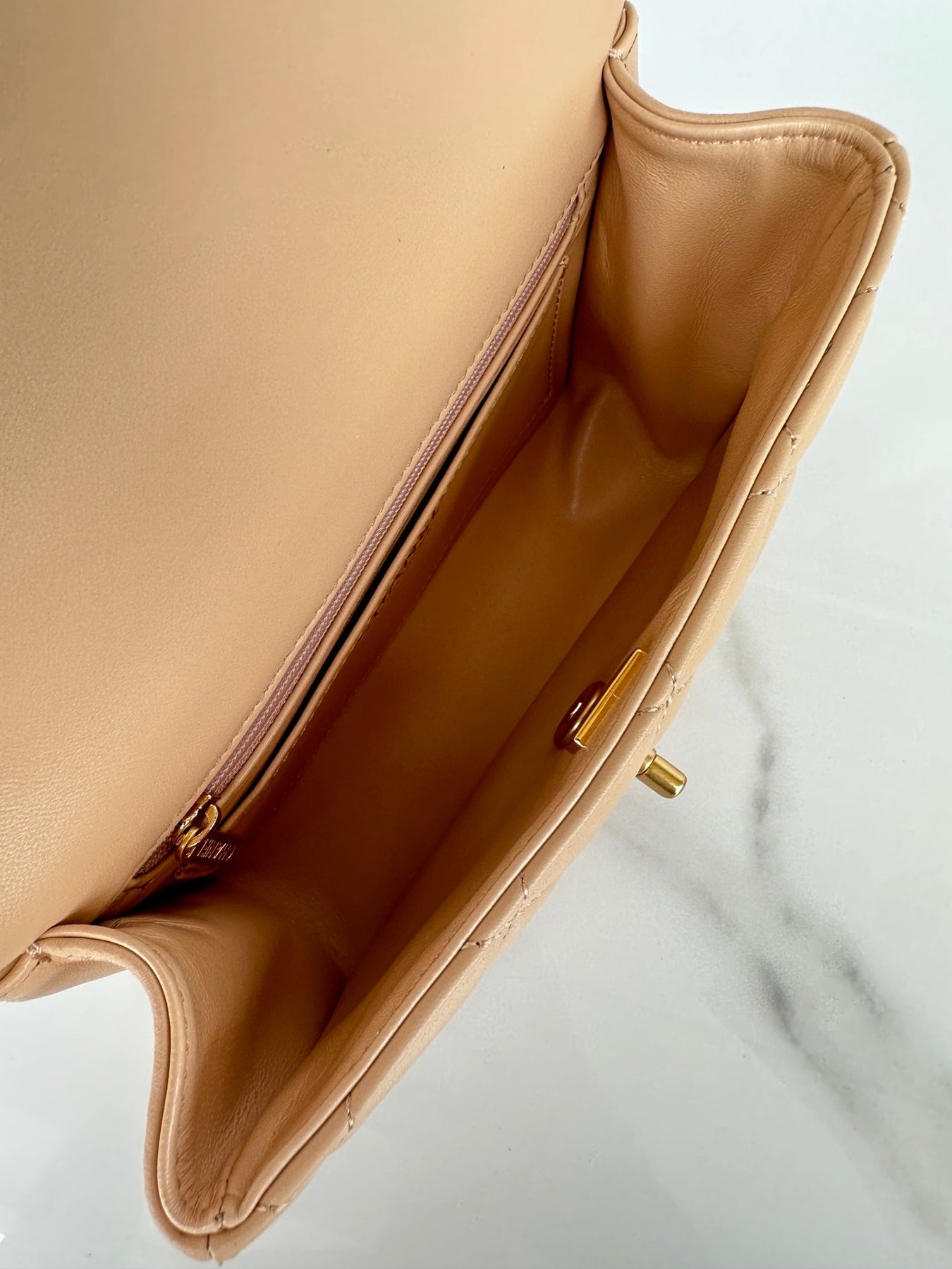 CC SMALL 20 FLAP BAG IN BUFF CREAM CALFSKIN