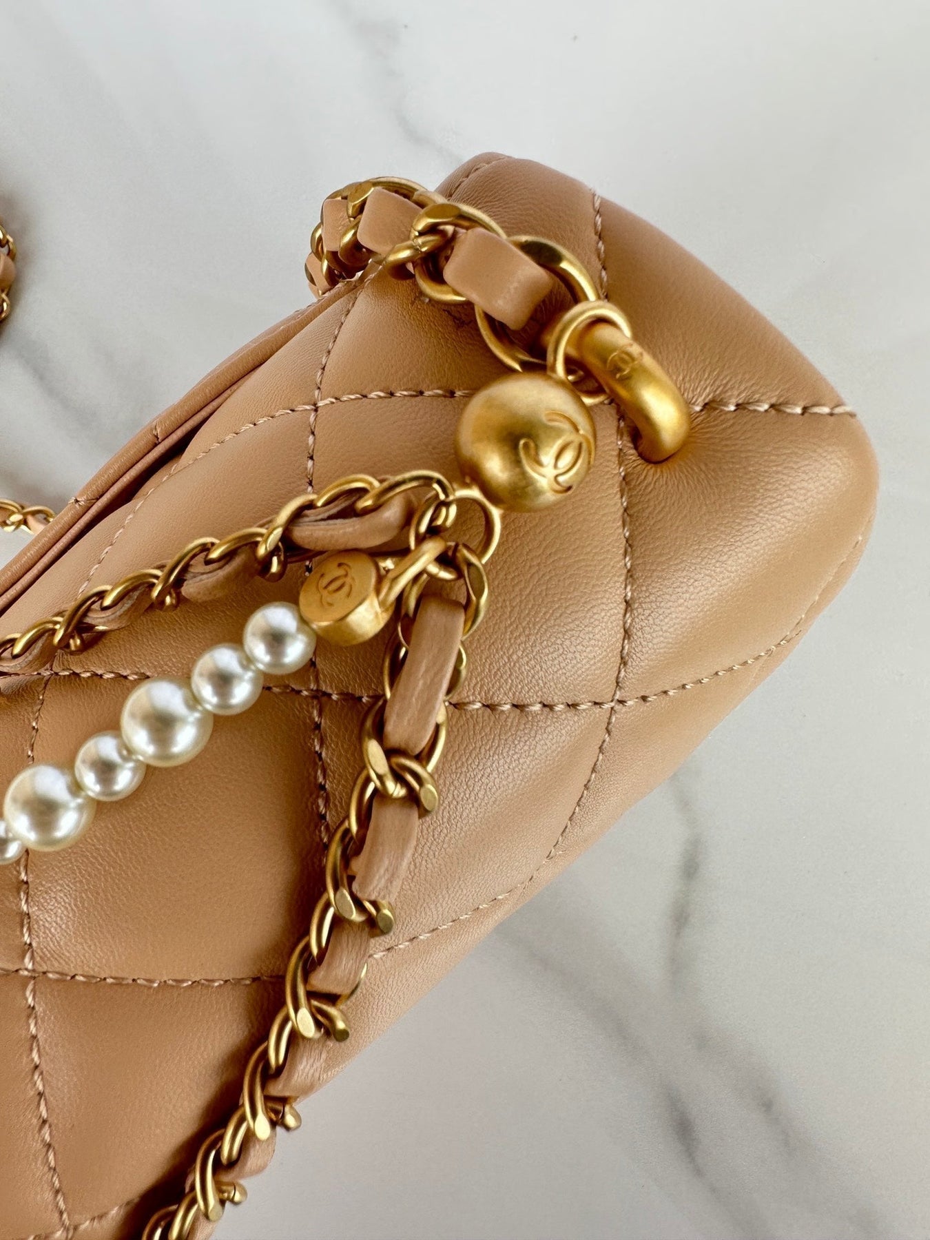 CC SMALL 20 FLAP BAG IN BUFF CREAM CALFSKIN