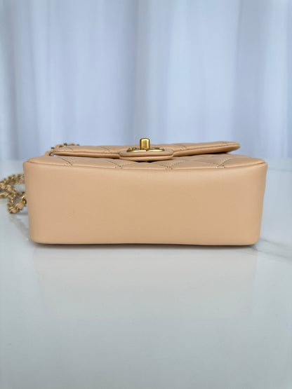 CC SMALL 20 FLAP BAG IN BUFF CREAM CALFSKIN
