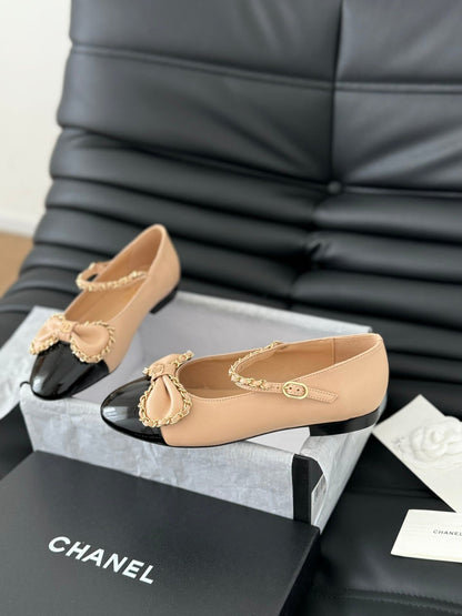 CC BALLET FLATS IN SEPIA BEIGE LAMBSKIN WITH GOLD HARDWARE