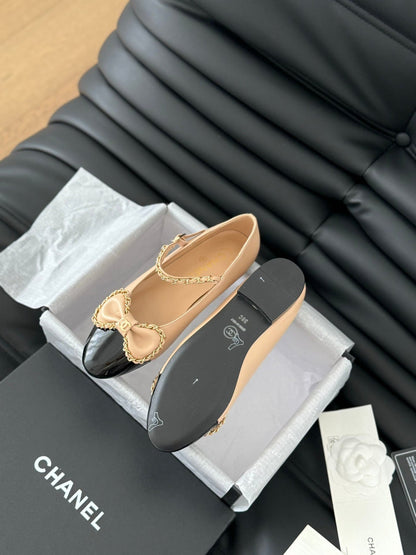 CC BALLET FLATS IN SEPIA BEIGE LAMBSKIN WITH GOLD HARDWARE