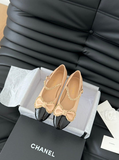 CC BALLET FLATS IN SEPIA BEIGE LAMBSKIN WITH GOLD HARDWARE
