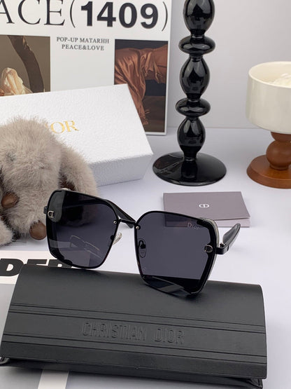 MONTAIGNE SUNGLASS CD9357 IN ACETATE