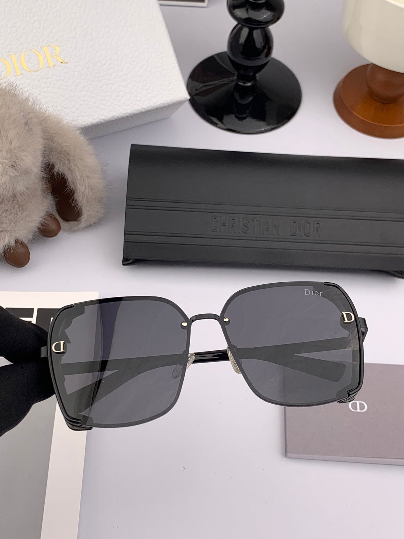 MONTAIGNE SUNGLASS CD9357 IN ACETATE