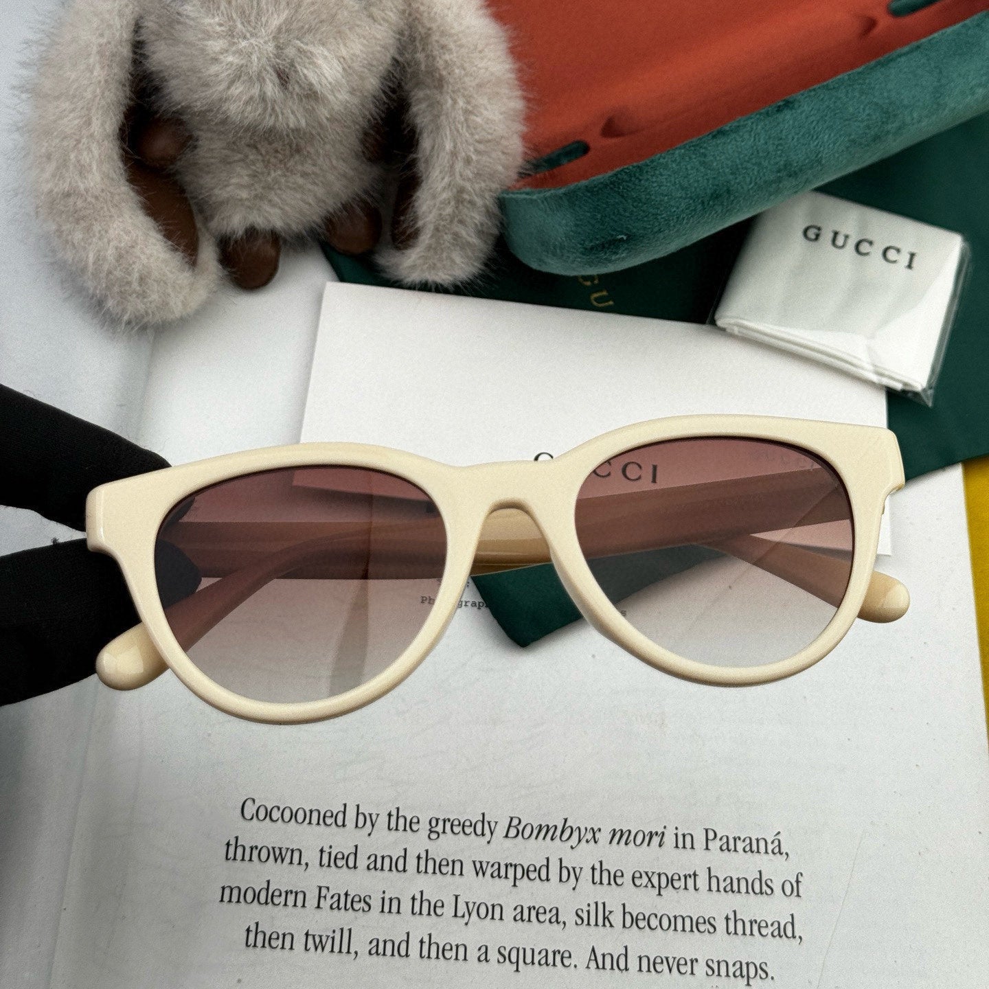 ROUND FRAME SUNGLASSES G3905 IN ACETATE