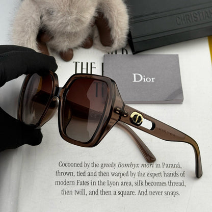 MONTAIGNE SUNGLASS CD2512 IN ACETATE