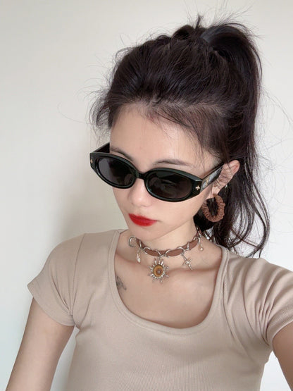 CAT EYE SUNGLASSES L1335 IN BLACK ACETATE