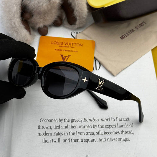 CAT EYE SUNGLASSES L1335 IN BLACK ACETATE