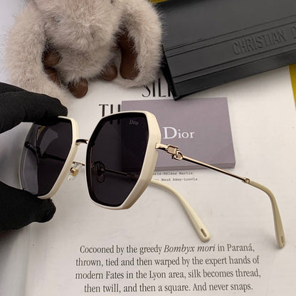 MONTAIGNE SUNGLASS CD8635 IN METAL