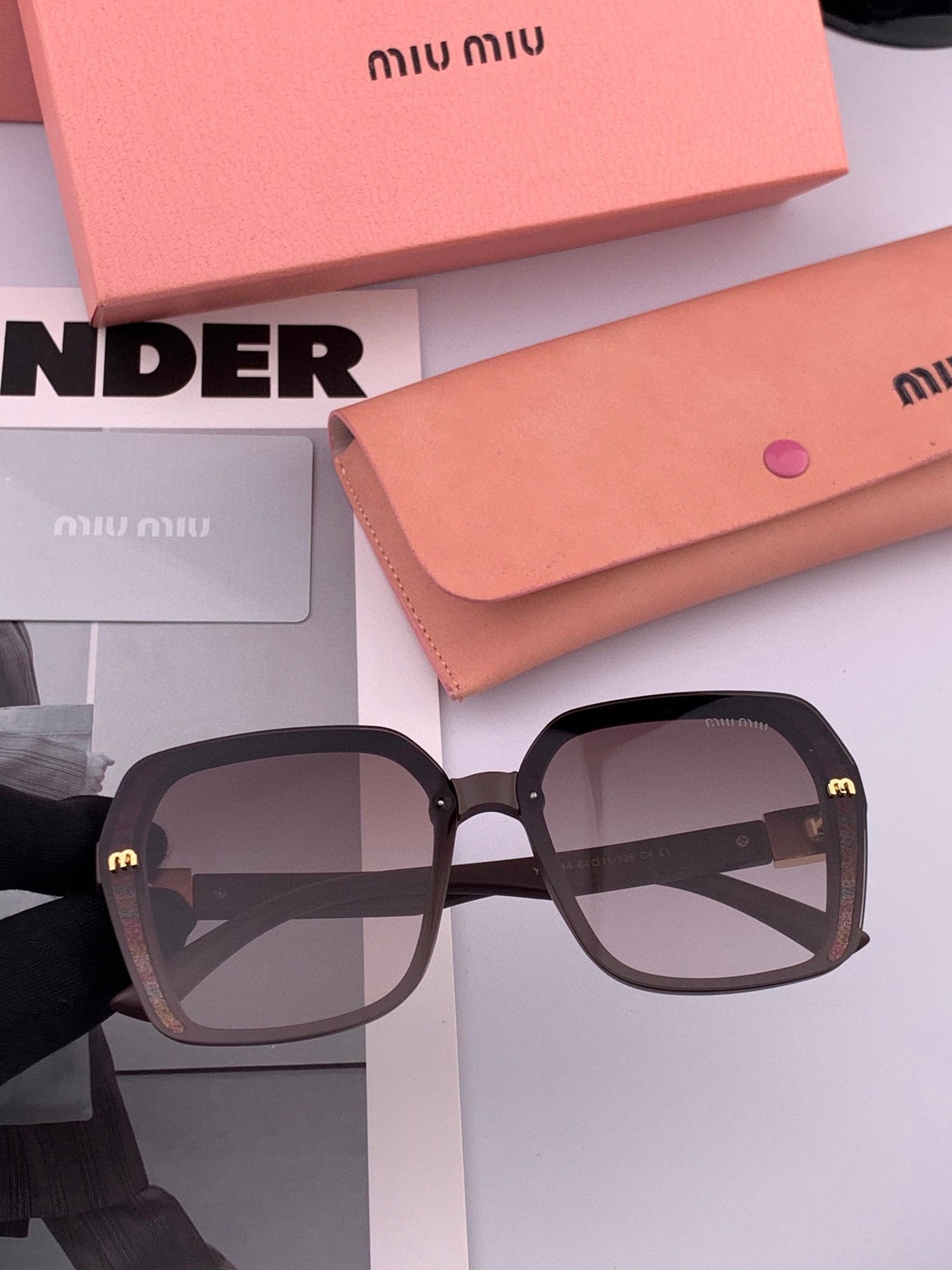 RUNWAY SQUARE SUNGLASSES M4304 IN ACETATE