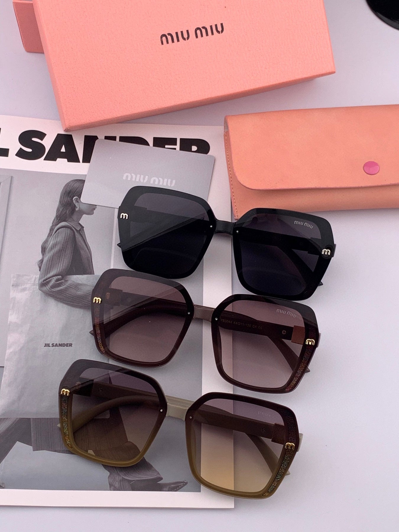 RUNWAY SQUARE SUNGLASSES M4304 IN ACETATE