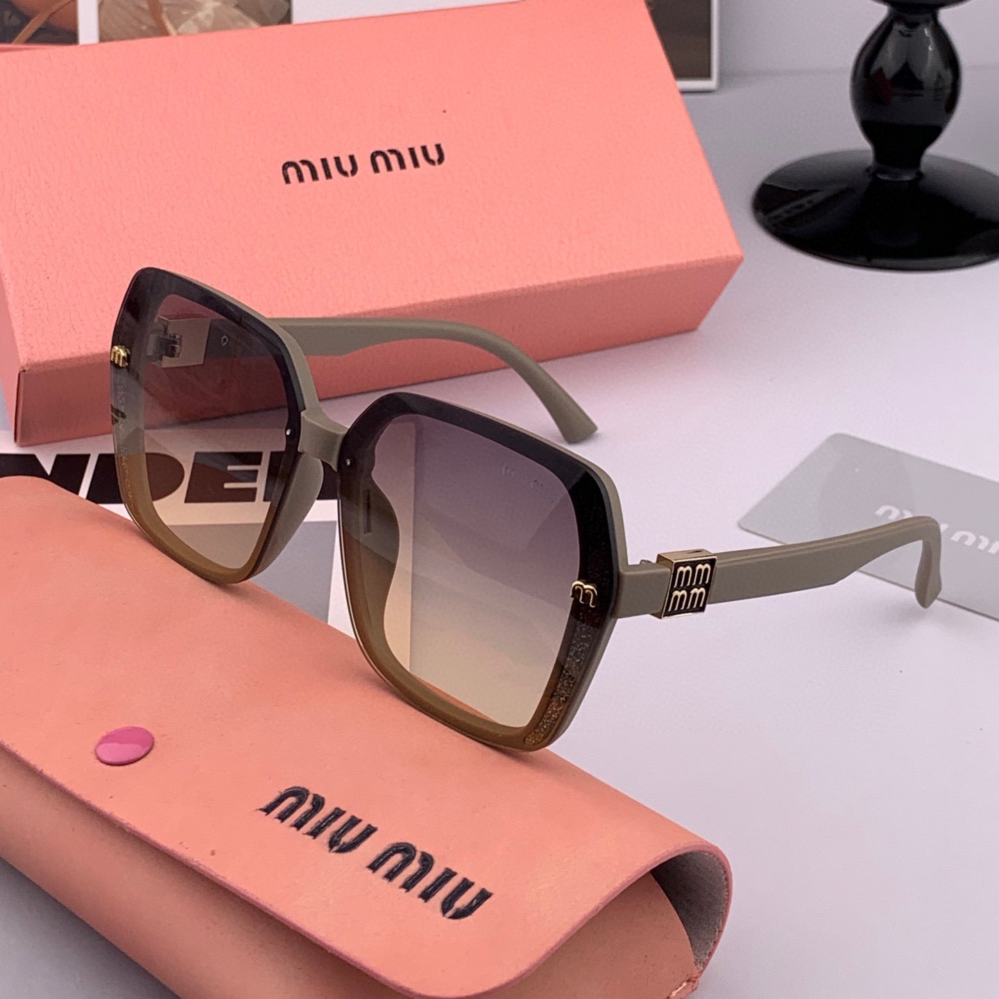 RUNWAY SQUARE SUNGLASSES M4304 IN ACETATE