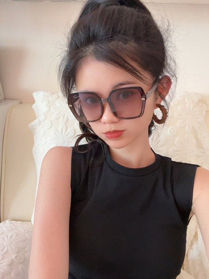 RUNWAY SQUARE SUNGLASSES M4304 IN ACETATE