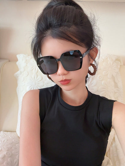 RUNWAY SQUARE SUNGLASSES M4304 IN ACETATE